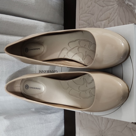 GIANI BERNINI HEELS - Picture 2 of 6